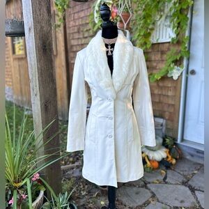 Wilson’s Genuine Leather White Trench